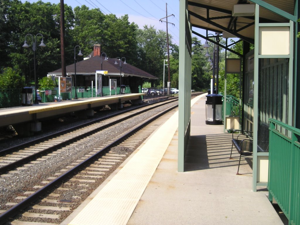 Glen Cove Station by Catuzza