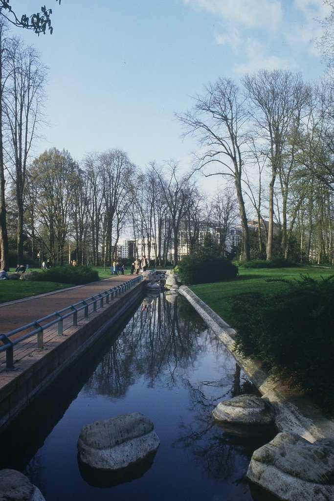 Reims - Parc du Palais des Congrès - 04/2002 by jipo