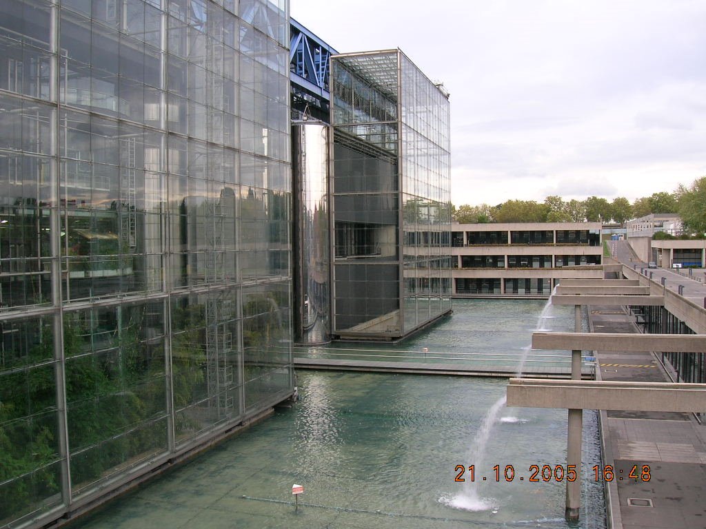 La Cite de las Ciencias y la Industria de La Villette by ericlp