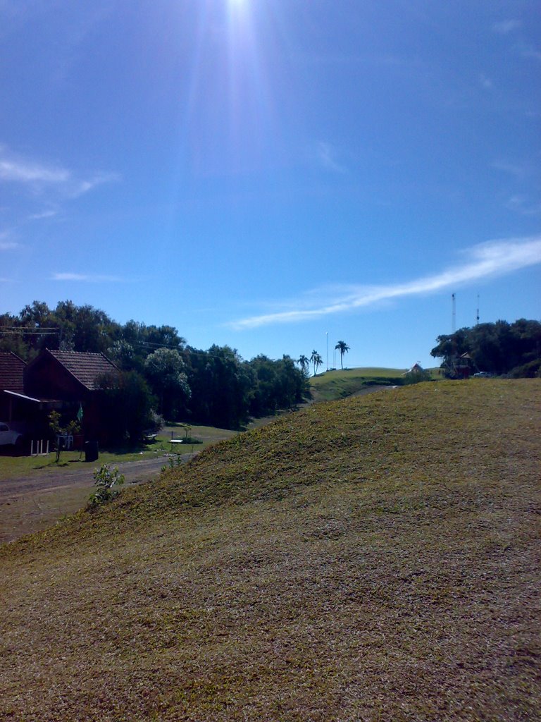 Paisagem do alto do Ninho das Águias by Gabriel Z. Guedes