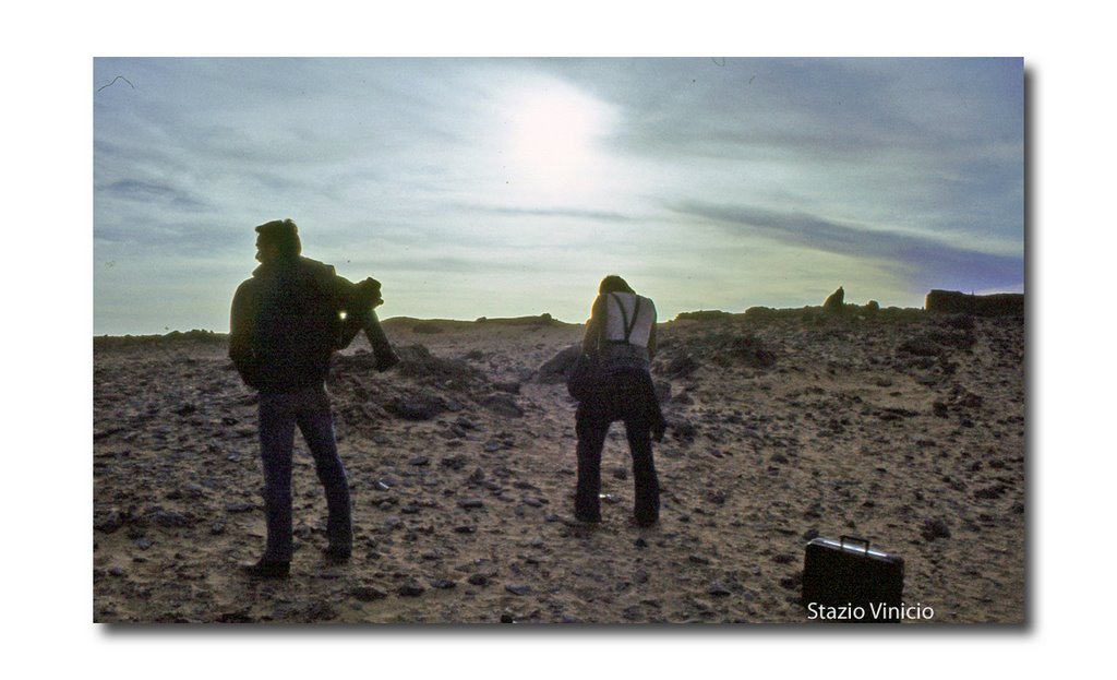 1984 - Algeria - Tamanrasset - Un momento di bisogno impellente in mezzo al deserto by ♥ stazio vinicio