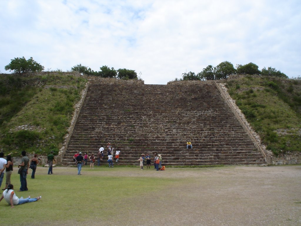 Monte Alban by jAr10