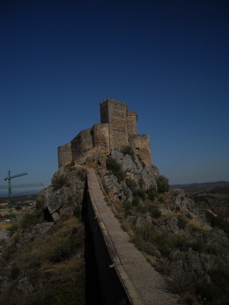 Perspectiva del Castillo. Alburquerque, junio de 2009 by viajeroandaluz