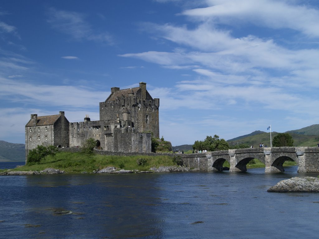 Eilean Donan Castle by Stevie Harrison