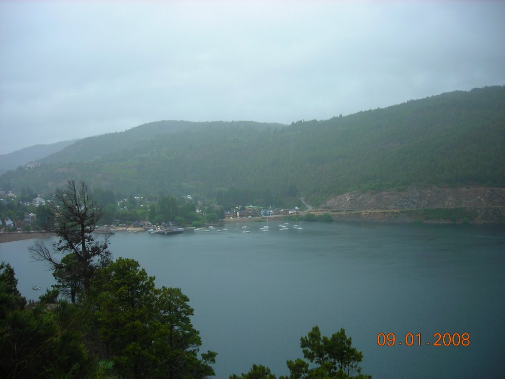 Lago Lacar y Puerto by Pablo Antonio Otero