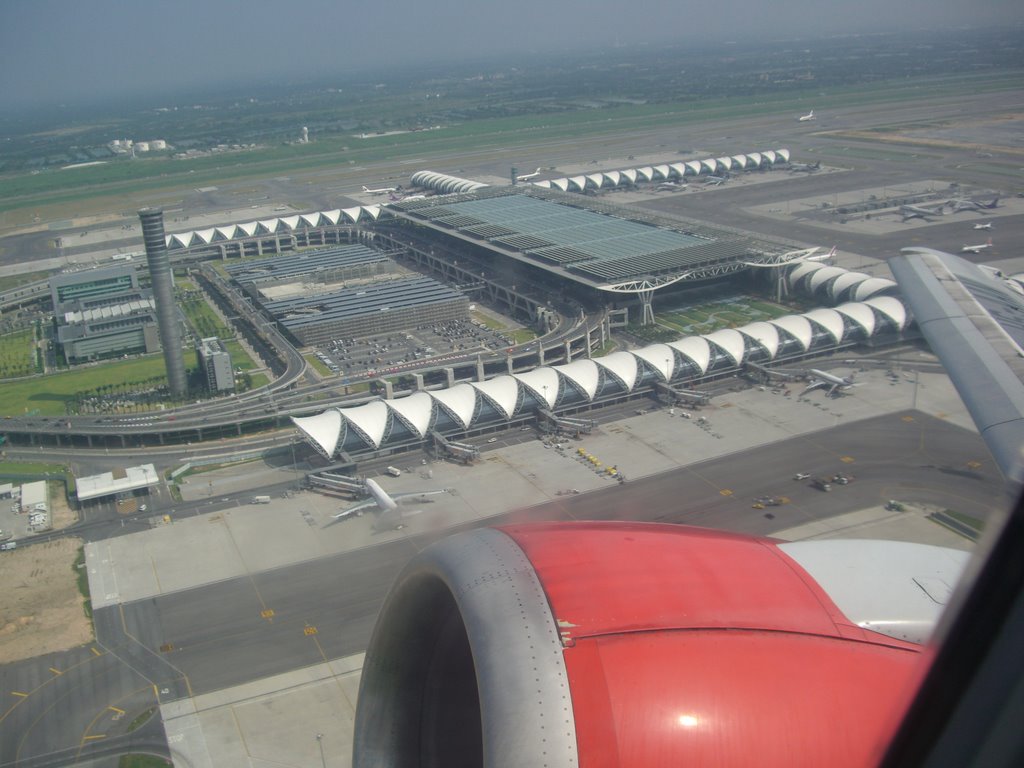 SuvarnaBhumi International Airport global view by Warin