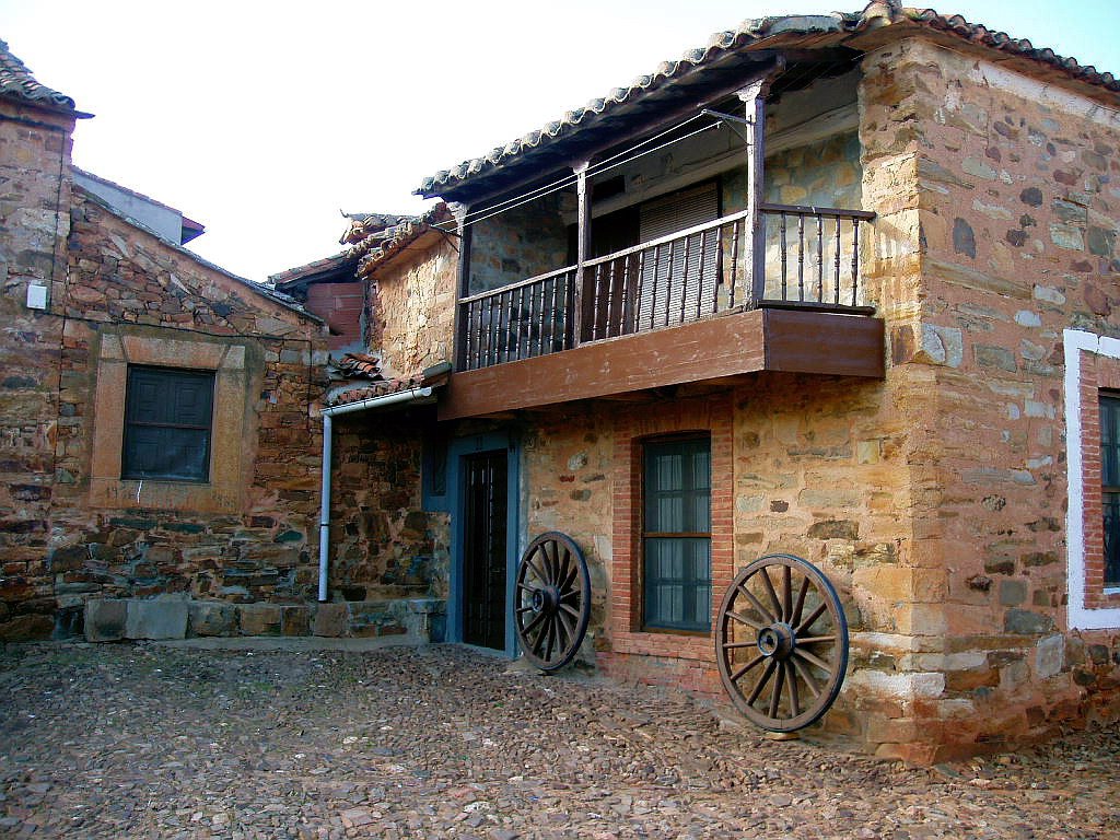 Castrillo de los Polvazares, Leon, España by Antonio Alba