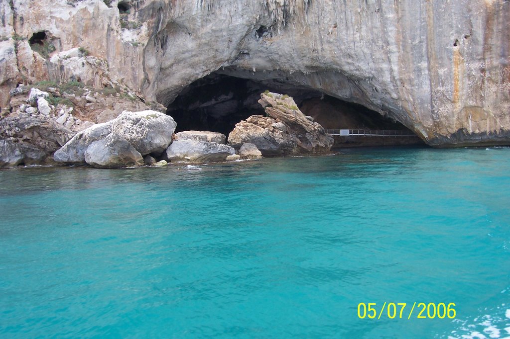 Acqua cristallina grotta del bue marino by francy5678