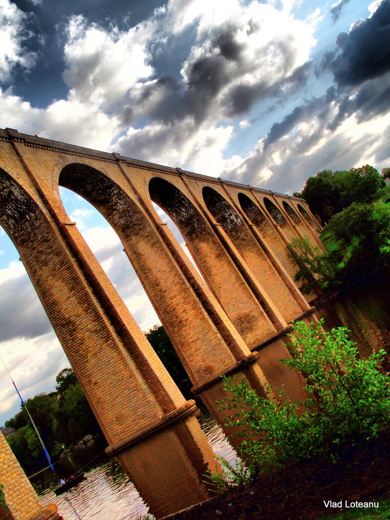 L'isle Jourdain - The Bridge by Vlad Loteanu