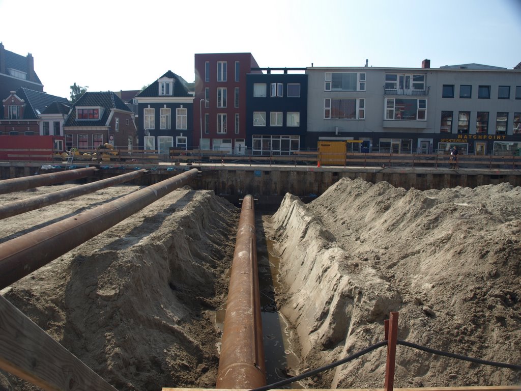 En jawel, weer een parkeergarage by Hans R van der Woude