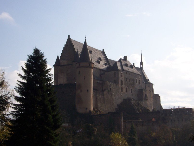 Castillo de Vianden (trasera) by Erbio