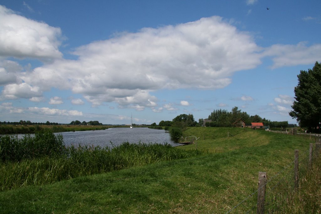 Zicht vanaf de Eemdijk over de Eem. by morinel