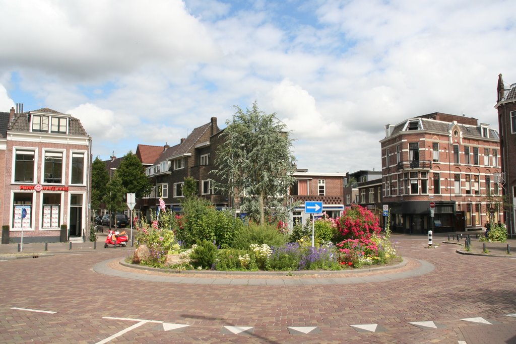 Noordzijde rotonde Weerdsingel O.Z. thv Noorderbrug by Carl030nl