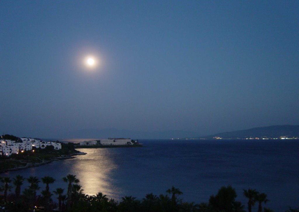 Meteor to Kos-night view by Mustafa Oguz