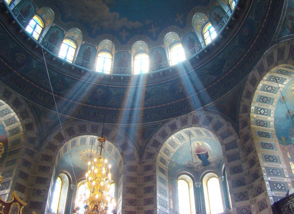 Внутреннее убранство собора / The interior decoration of the cathedral by Alex Taranenko