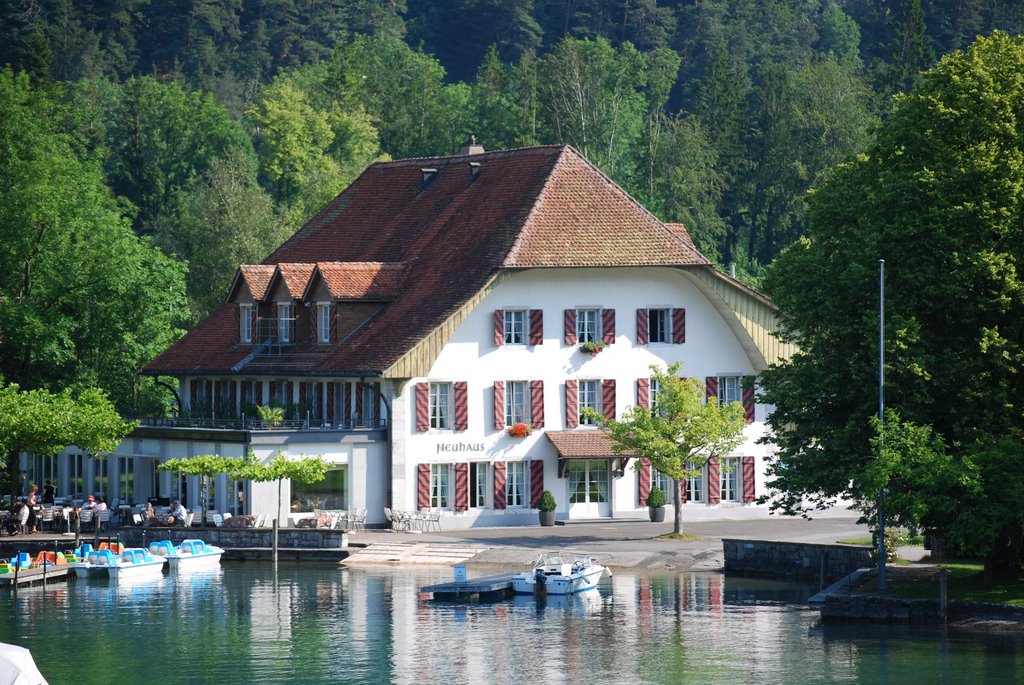 Neuhaus bei Interlaken, Hotel/Restaurant by KurtSwissfoto