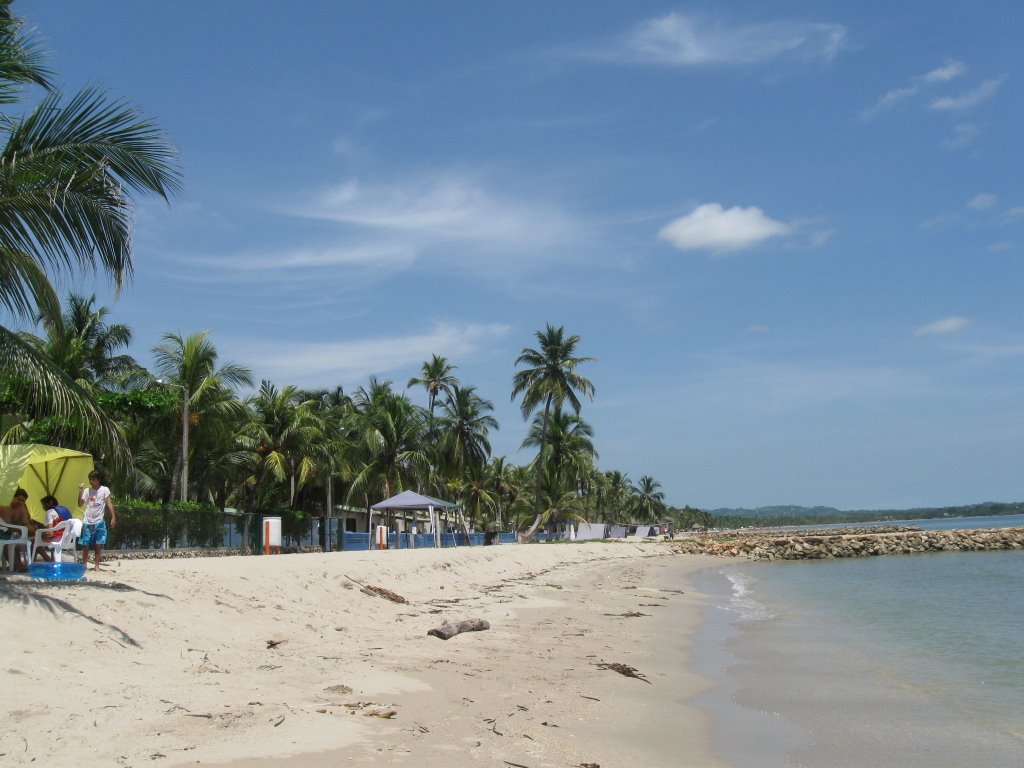 Playa Coveñas 4 by Dayro Longas