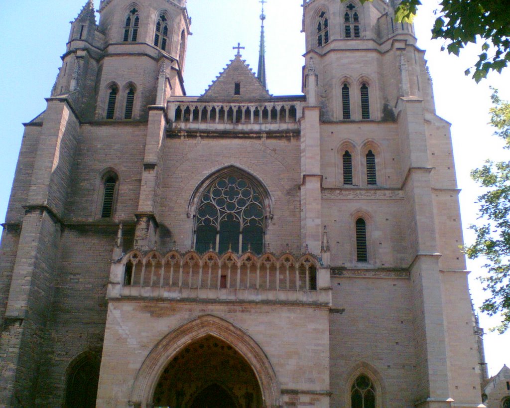 Saint-Bénigne by skannel