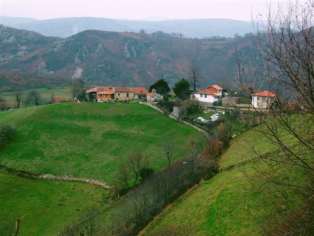 Antoñana, Belmonte de Miranda, Asturias by Antonio Alba