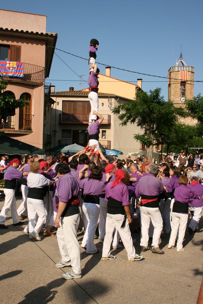 Castellers de Figueres en Cistella by Bart Bekaert