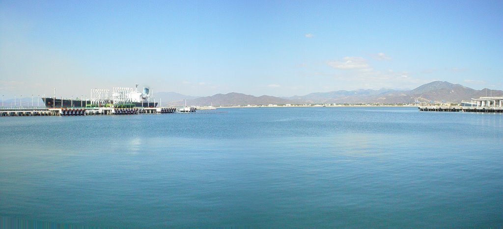 De muelle a muelle by Hernán Juárez Padill…