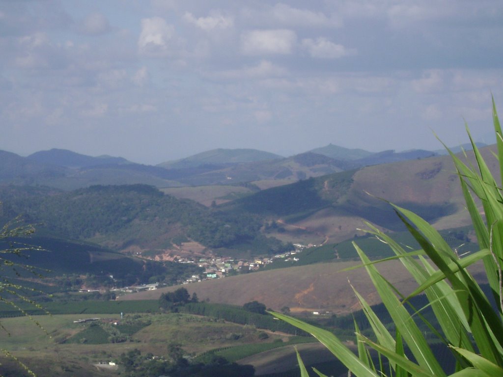 Vista de Santa Luzia distrito de Caraqtinga da torre da Embratel by Gustavo Sturzenecker Moreira