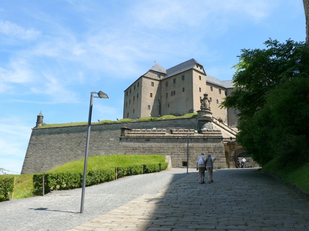 Festung Königstein - Steil ist der Weg zur Festung by Robert (elch)