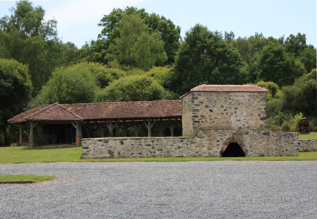 Saint-Hilaire-les-places : exposition d'un four de cuisson de briques by macrobert