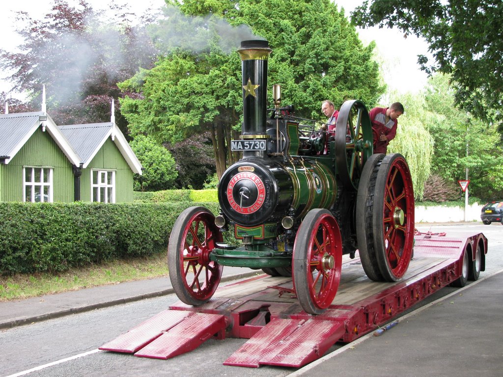 Traction Engine - Lower Withington Rose Day by Paul Kennington