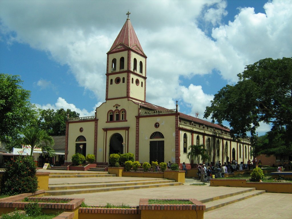 Iglesia San Onofre by Jorge Barona