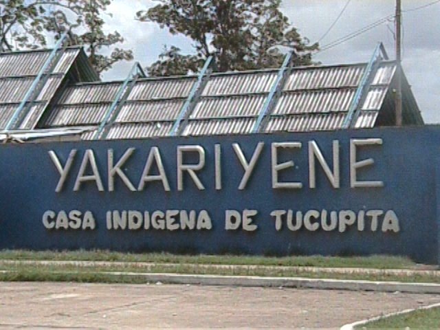 Tucupita, Venezuela. Yakariyene. casa indìgena. by Orlando Leiva