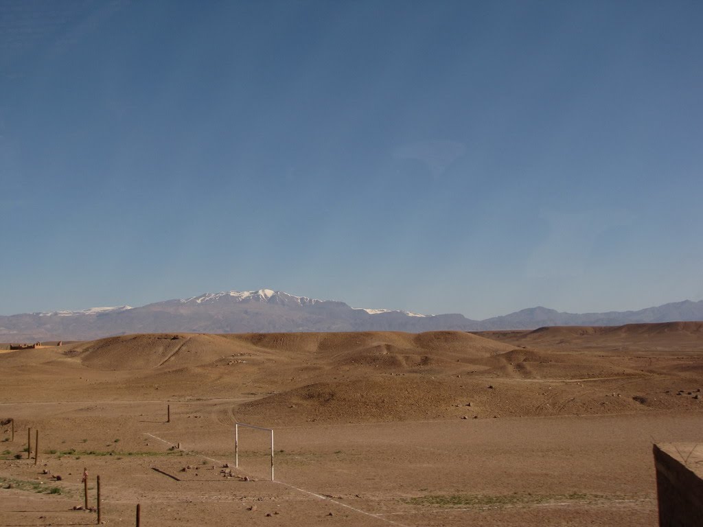 Near the town Ouarzazate, Morocco by ‫יוסף אבן כסף‬‎