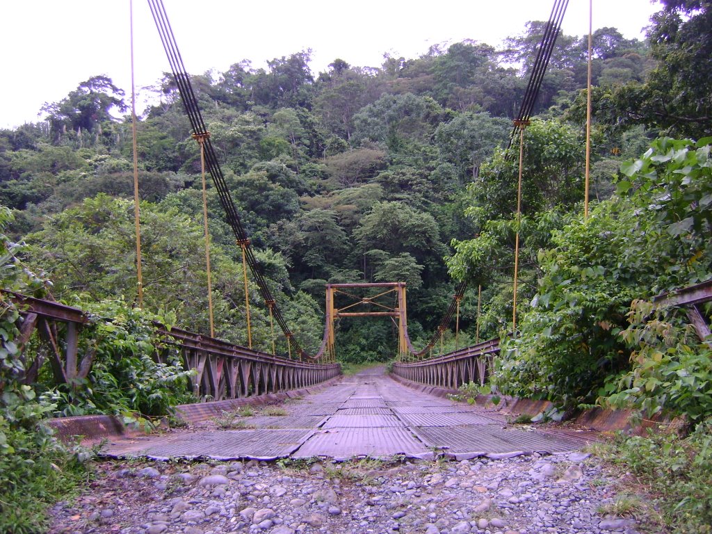 Puente Sobre el Rio Suarez en la via La Aguada, San Benito - Suaita by hramos777@gmail.com