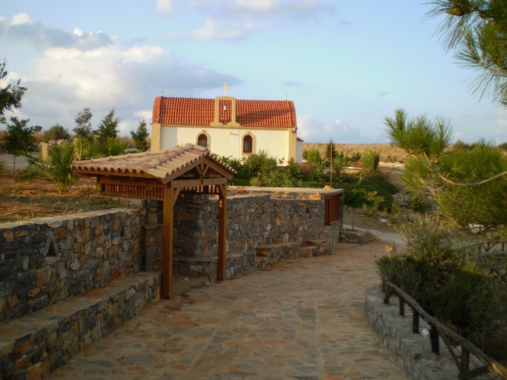 Skotino chapel (near Skotino cave) by Martin Hinner