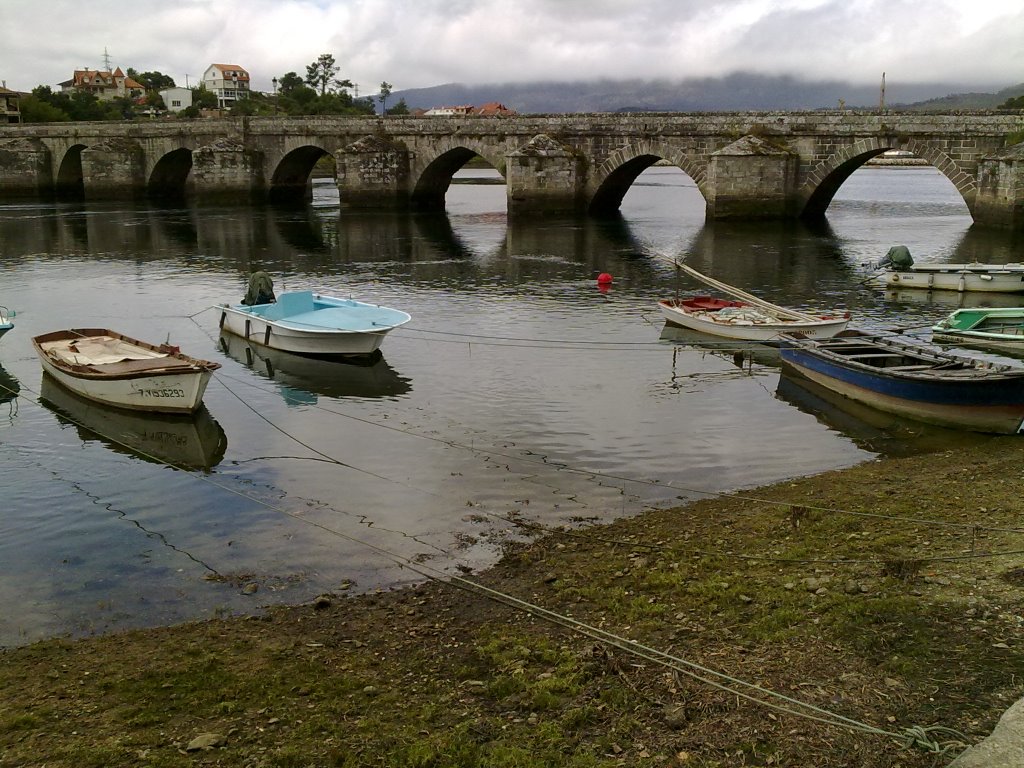 Ponte de Sampaio by MQ-GZ (morretes)