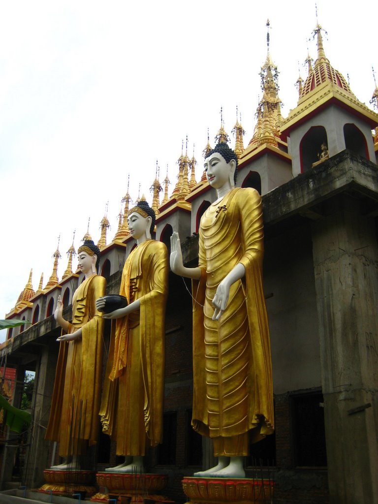 Wat Phra That Suthon Mongkhon Khiri by Hemmarat