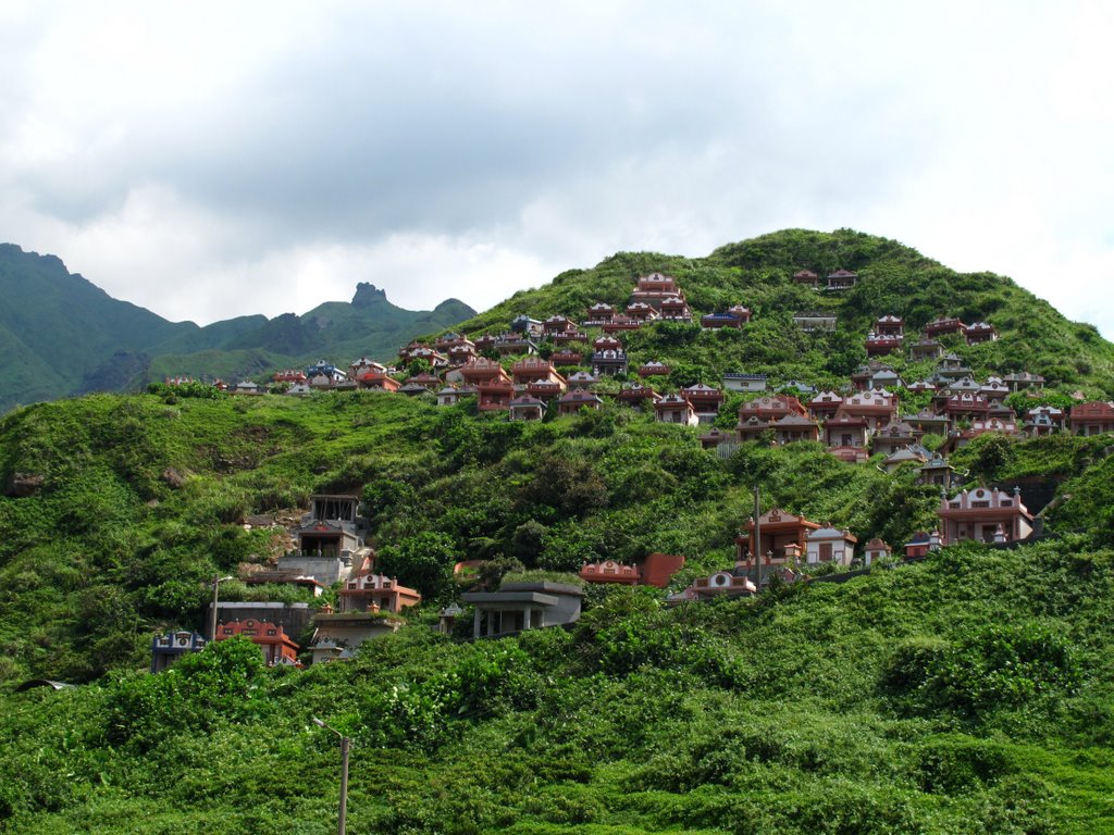 東北角海岸墓園 Cemetery, Northeast Coast, Taiwan by davidcmc58-1