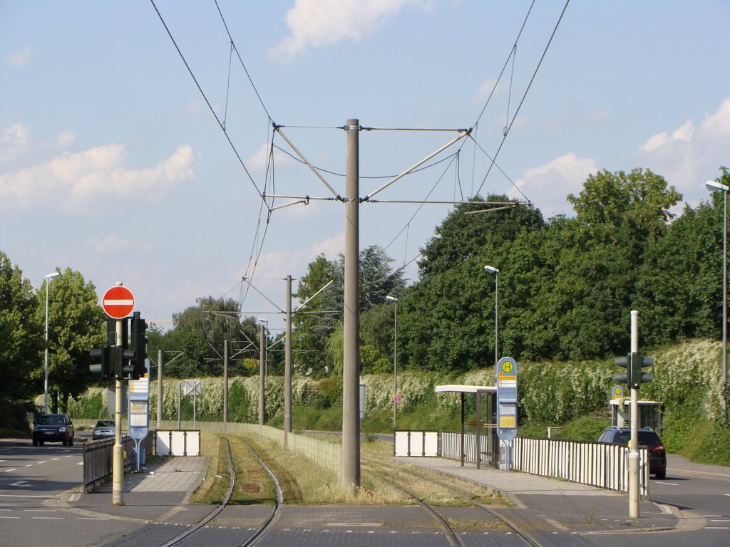 Haltestelle Carl-Zeiss-Straße by FloMZ