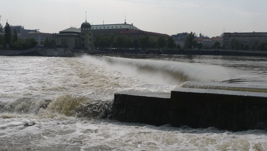 1 vltava jez 07 2009 by martinclif