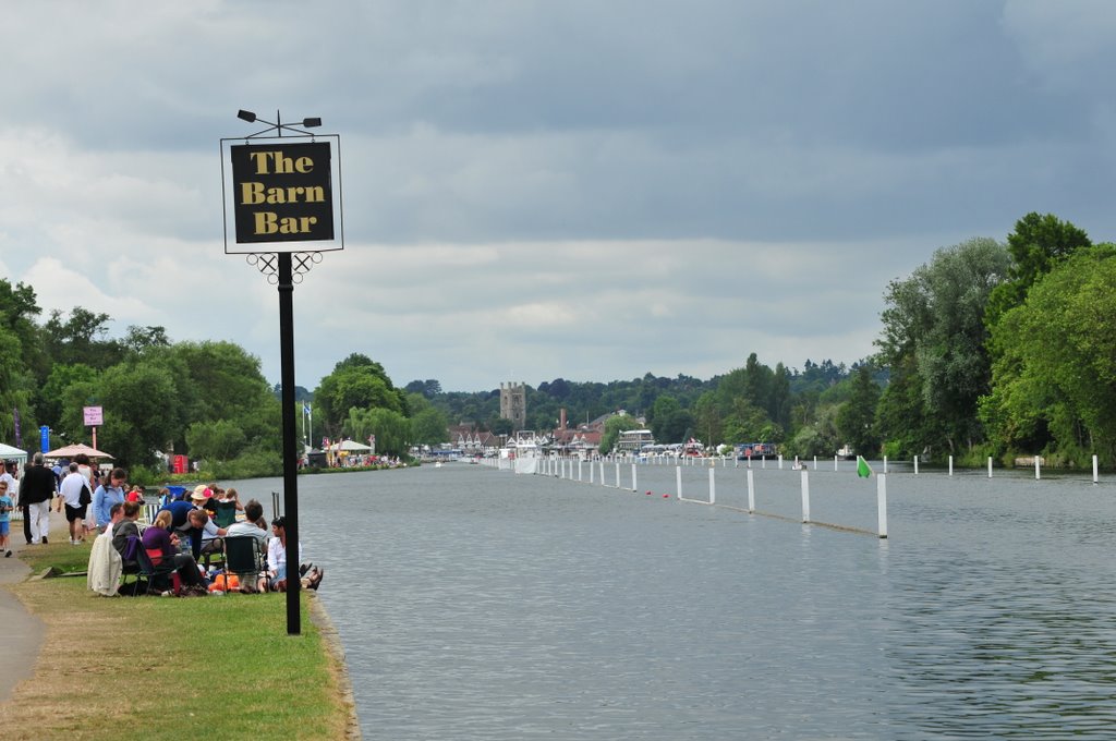 The Barn Bar, Remenham by Tony Messenger