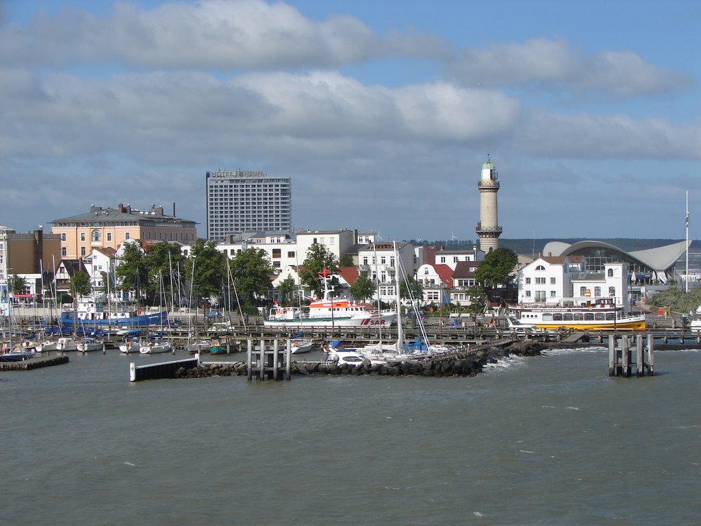 Warnemünde by Norbert Hähle