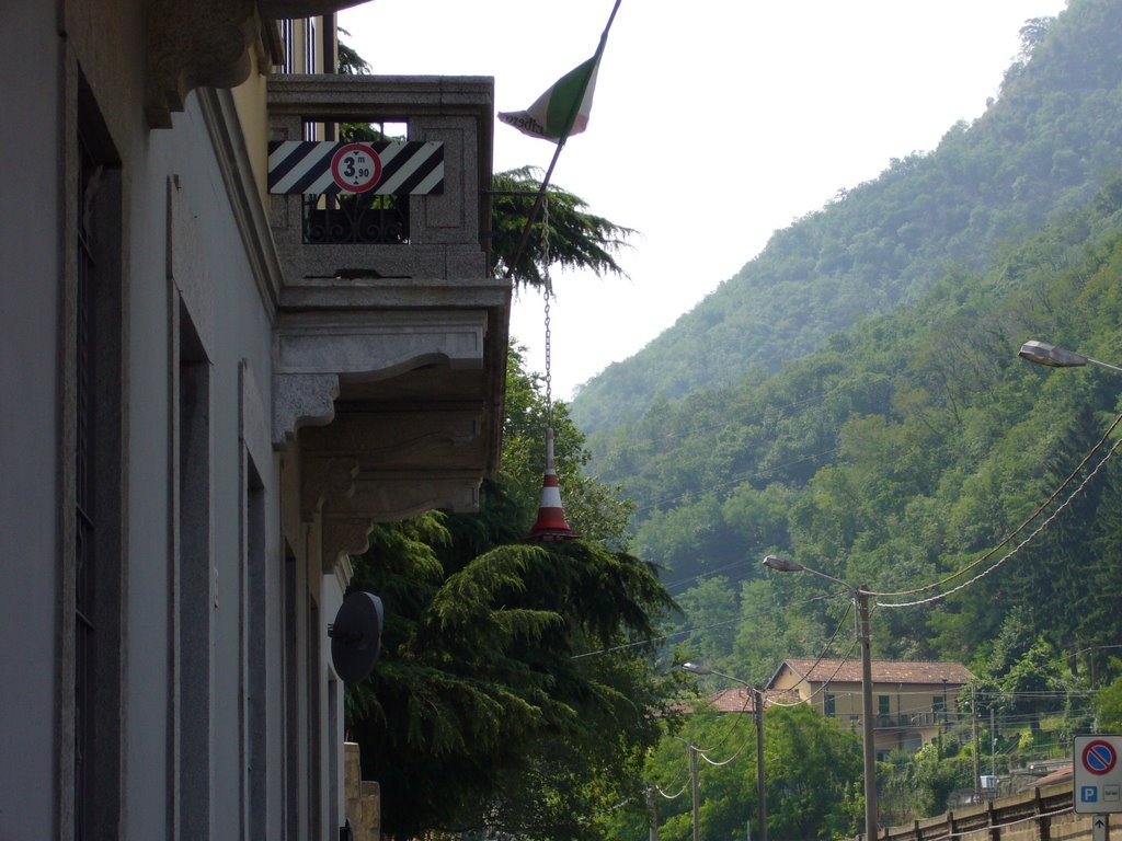 Attenti al balcone by amletoval