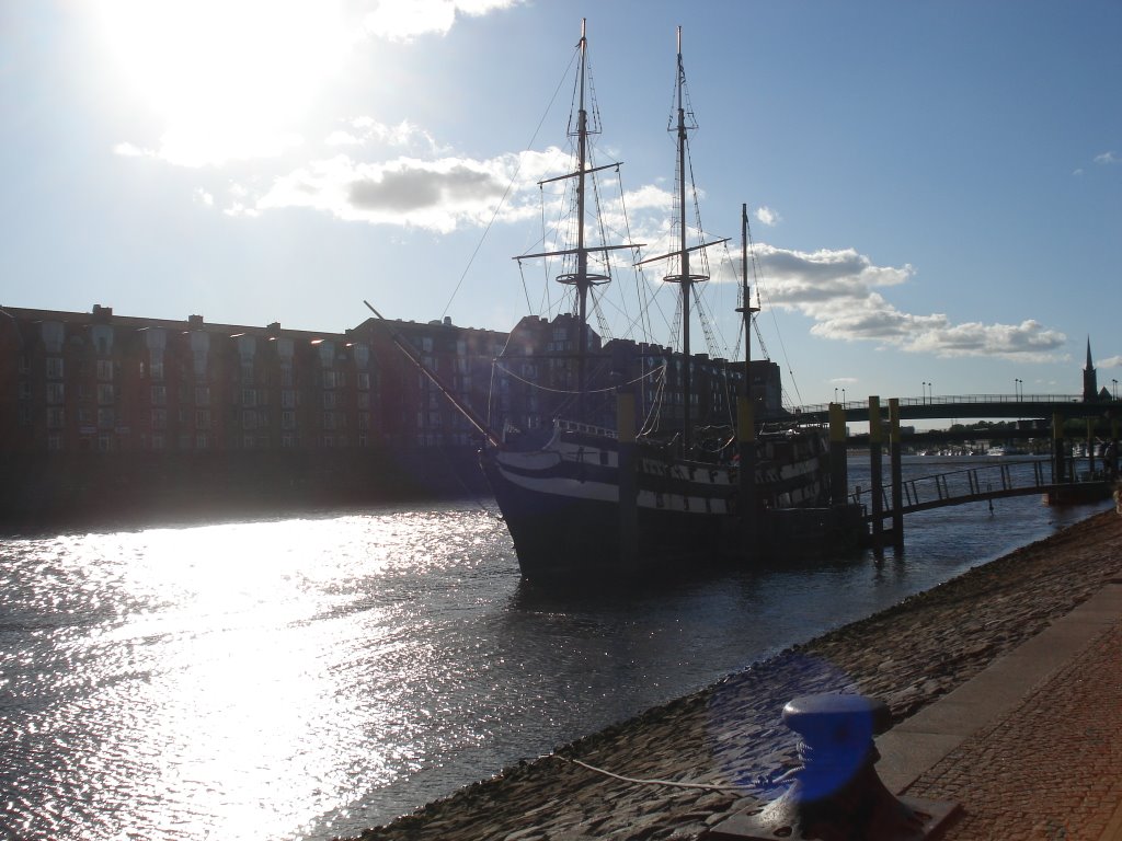 Ship in River Weser by isma.af