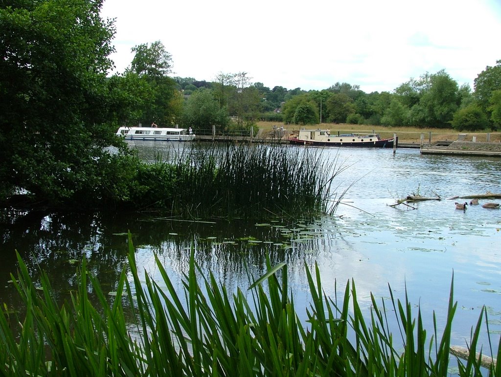 Mapledurham House - Thames by SBower