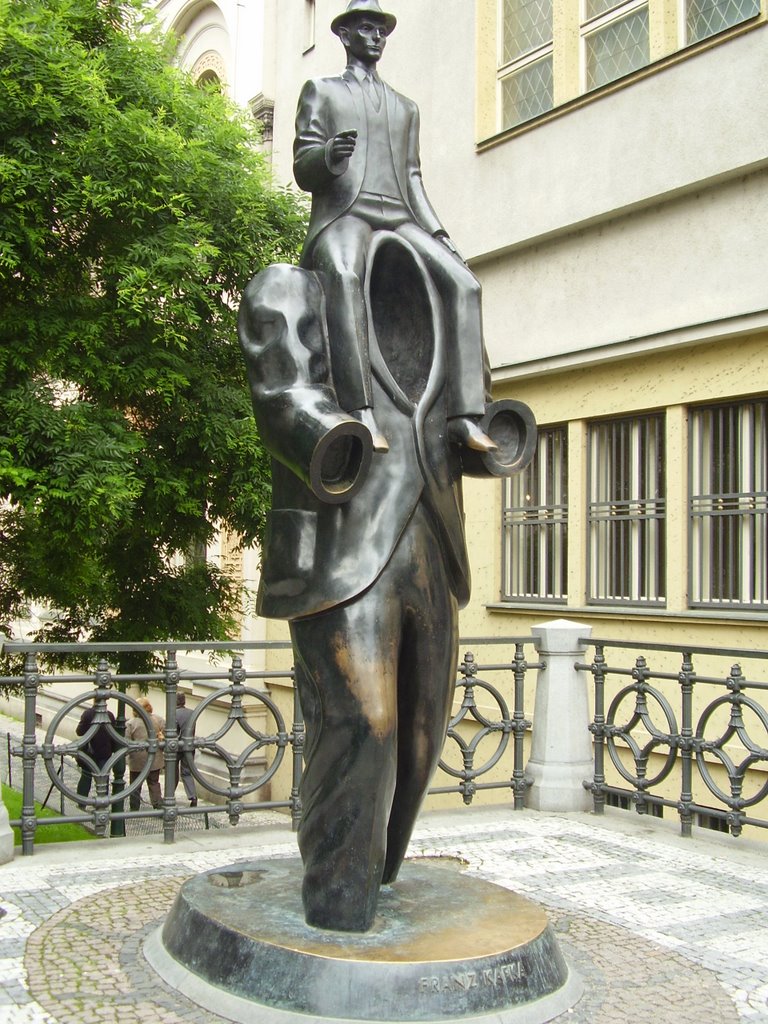 Monumento a Franz Kafka - Franz Kafka's monument by Mattia P!