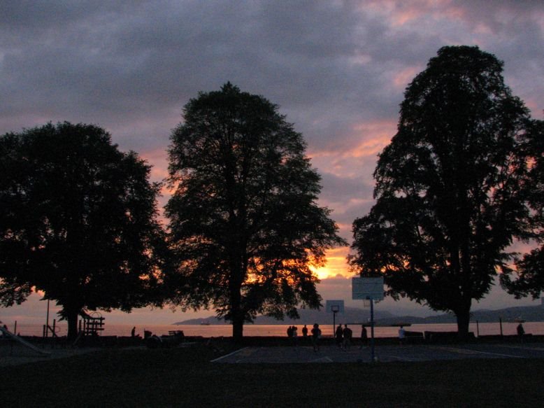 Basketball courts, Kitsilano Beach Vancouver by Nawitka