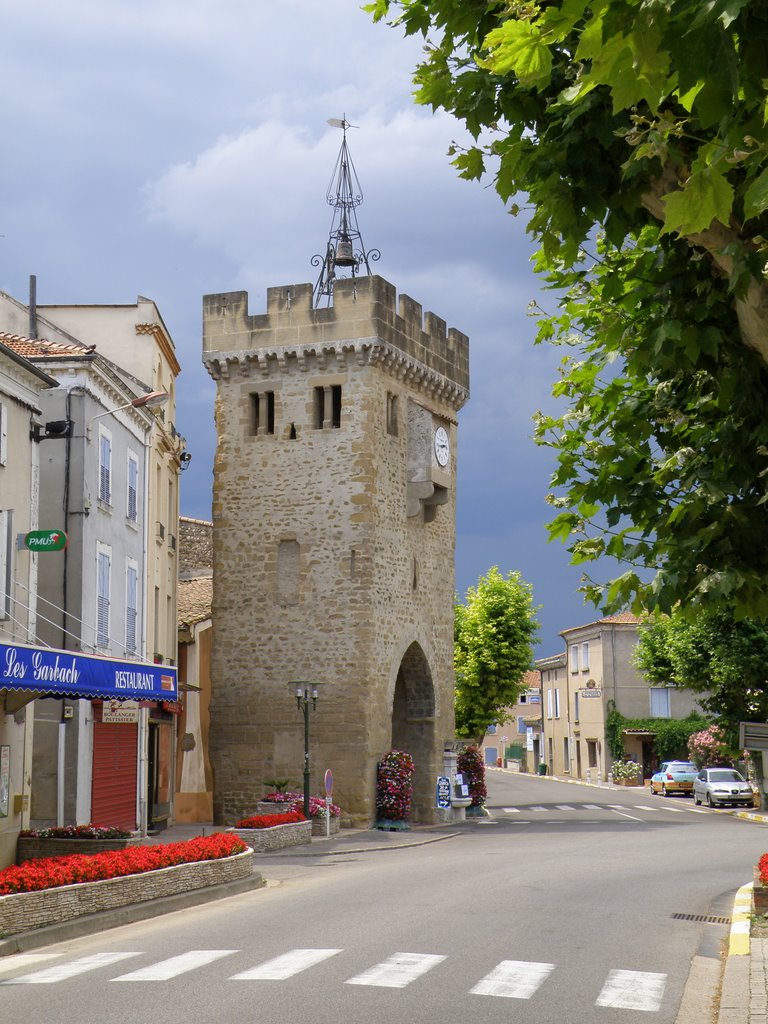 Tour de Beaumont avant un orage. by Andre GENSEL