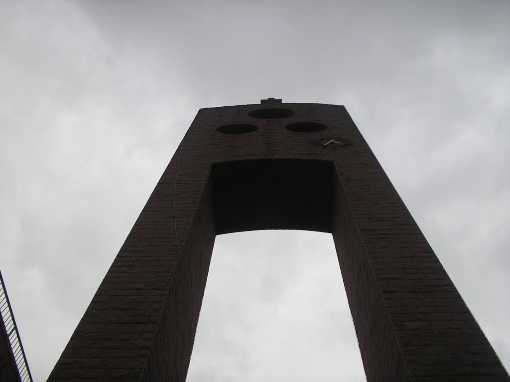 Torre da Catedral São Paulo Apóstolo - Diocese de Blumenau SC. AL by Alécio Andrade Filho