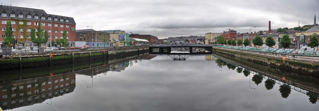 The River Lee, Cork. by Nicola e Pina Irlanda 2009