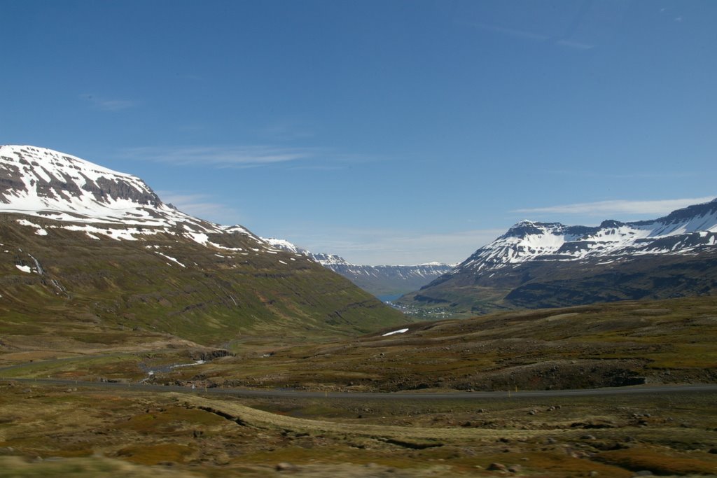 Les fjords de Seydisfjordur by Romain11